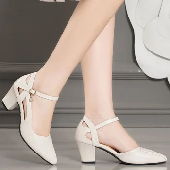 2023, Летние однотонные сандалии с пряжкой, Новые женские студенческие туфли в сказочном стиле, универсальные женские туфли на высоком каблуке Baotou с мелким носком